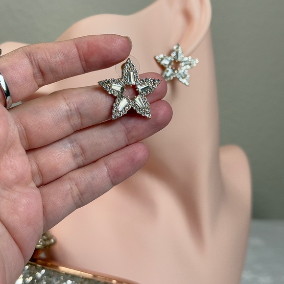✨ Star Crystal Statement Earrings | Gold Glam Sparkling Studs - Picture 5 of 5